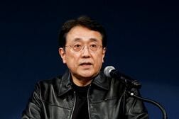 原油調達、8月も前年比10割の代替調達にめど＝赤沢経産相