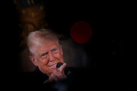 トランプ次期米大統領（写真）は、新たに導入を予定している関税に法的根拠を与えるため、国家経済緊急事態の宣言を検討している。７日撮影。（２０２５　ロイター/Carlos Barria/File Photo）