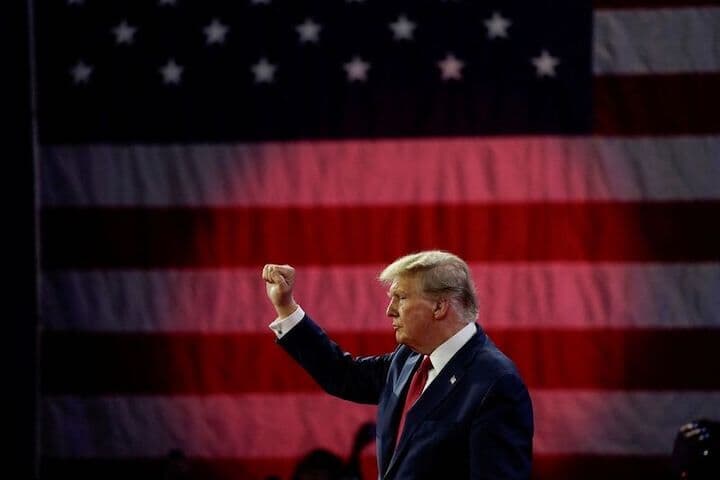 トランプ前大統領は１１月の米大統領選に向けた共和党予備選で指名獲得に向けて着実に歩を進めているが、同氏の発言とは裏腹に党内は団結には程遠い状況で、バイデン大統領と本選で対決する場合に必要になり得る有権者の支持を確保できていない。 写真はメリーランド州ナショナルハーバーで２４日撮影（２０２４年　ロイター／Elizabeth Frantz）