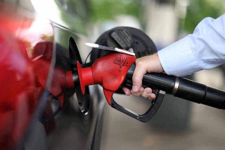 3月、シドニーのガソリンスタンドで撮影　REUTERS/Hollie Adams