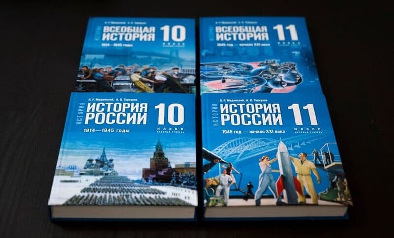 ウクライナ侵攻後にロシア国内の引き締め強化を進めるプーチン大統領の下で、ついに初めての全国統一歴史教科書が導入された（2023年　ロイター/Shamil Zhumatov）