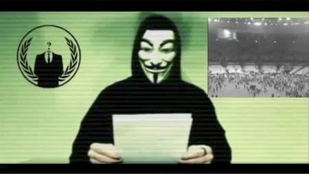 １１月１６日、国際ハッカー集団「アノニマス」は、パリで起きた同時多発攻撃を受け、過激派組織「イスラム国」に対し大規模なサイバー攻撃を仕掛けるとするビデオ声明を発表した。写真は投稿されたビデオから（２０１５年　ロイター）