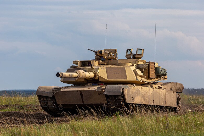 米国製戦車M1エイブラムス　M2M_PL-Shutterstock