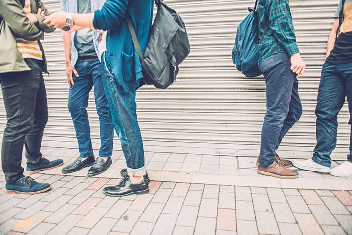 地方の家庭にとって学費と家賃、生活費の負担はますます重くなっている　Ababsolutum-iStock.