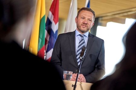 バルト３国のエストニア政府は１９日、ロシア軍のミグ３１戦闘機３機が約１２分間にわたって同国領空を侵犯したと発表した。写真は４月撮影のツァクナ外相（２０２５年　ロイター/Thomas Traasdahl via REUTERS）
