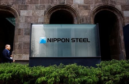 ５月１４日、米鉄鋼大手クリーブランド・クリフスのローレンソ・ゴンサルベスＣＥＯは、日本製鉄による米同業ＵＳスチール買収合意が米政府の承認を得る可能性は「ゼロ」で、「白紙に戻すべき」だと述べた。写真は都内の日本製鉄本社で４月撮影（２０２４年　ロイター／Issei Kato）