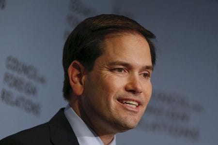 　５月１３日、米次期大統領選への立候補を表明している共和党のマルコ・ルビオ上院議員（写真）は、中国やイランなどが米国の経済的利益を脅かす示威行為に出た場合、米国は積極的に力を行使すべきとの考えを示した（２０１５年　ロイター/Shannon Stapleton）
