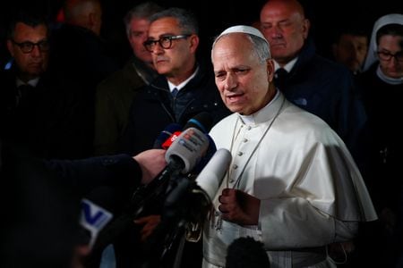 ローマ教皇レオ１４世。７日、イタリアのカステル・ガンドルフォで撮影（２０２６年　ロイター/Guglielmo Mangiapane）