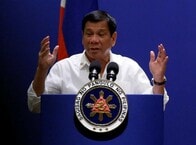 比ドゥテルテ大統領、トランプ勝利に「ともに暴言吐く仲間、アメリカとの喧嘩はやめた」