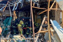 ウクライナ北東部にロのミサイル攻撃、10人死亡