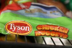 米食肉タイソン、再び利益見通し下げ　牛の供給不足で圧力強まる