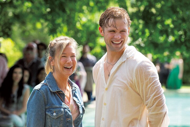 『ブリジット・ジョーンズの日記』最新作『サイテー最高な私の今』の場面写真　レネー・ゼルウィガーとレオ・ウッドール