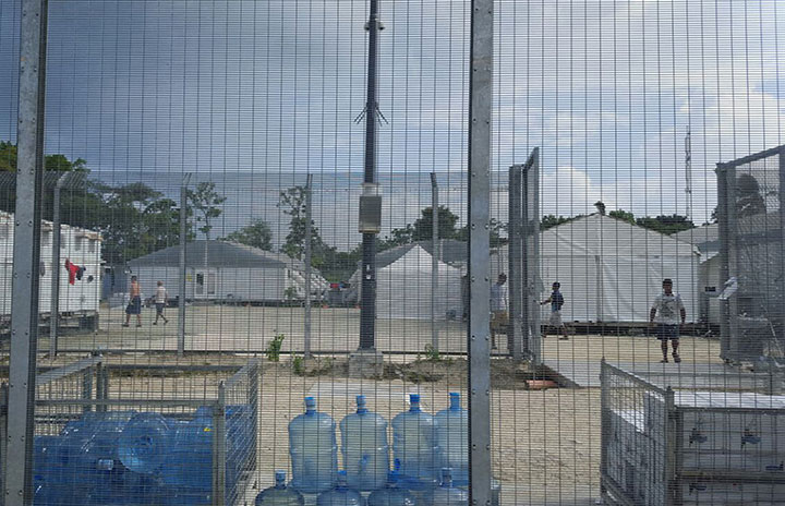 今月撮影されたパプアニューギニア・マヌス島の収容施設の様子　Behrouz Boochani-REUTERS