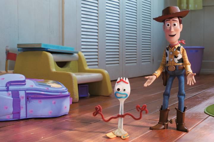 終盤にウッディたちが下す決断とは…？ 本日7月12日（金）公開　©2019 DISNEY/PIXAR. ALL RIGHTS RESERVED.