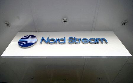 　ロシアの天然ガスパイプライン「ノルドストリーム１」は損傷の修理に、会員企業に機材を提供する「パイプライン・リペア・アンド・サブシー・インターベンション（ＰＲＳＩ）プール」を利用する可能性がある。運営会社がロイターに明らかにした。写真はノルドストリームのロゴ。 スイスのツークで３月撮影（２０２２年　ロイター／Arnd Wiegmann）