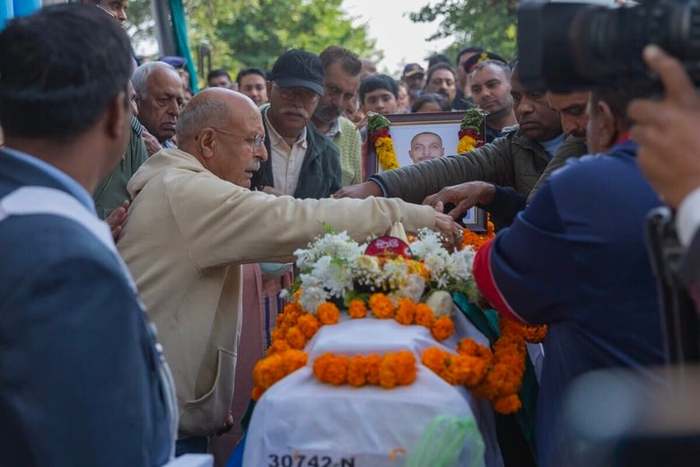 墜落したテジャス戦闘機のパイロット、ナマンシュ・シヤル中佐の葬儀の様子　Shailesh Bhatnagar/ZUMA Press Wire-REUTERS