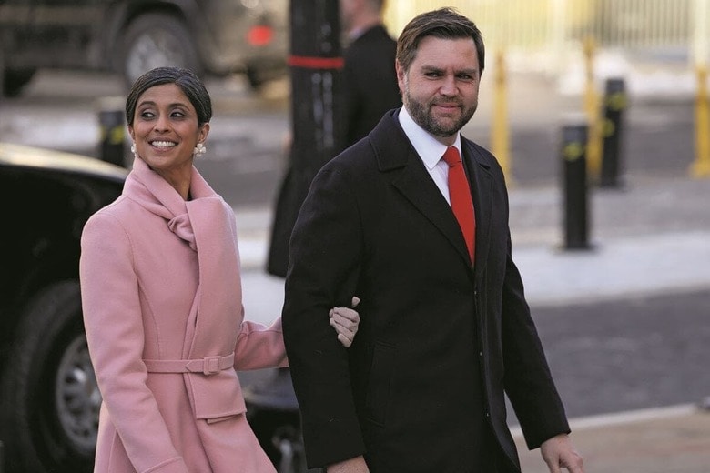 就任行事の一環で妻ウシャと教会に赴くバンス（25年1月20日）　SCOTT OLSON／GETTY IMAGES