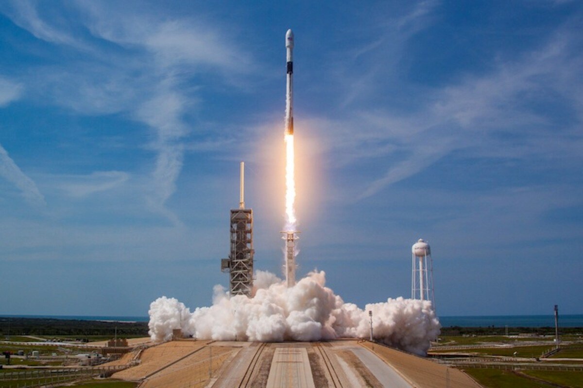スペースXの最新鋭ロケット 飛行機のように飛ばせるロケットへ大きく