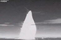 【動画】水上ドローンの突撃攻撃で大爆発...露「極超音速ミサイル搭載感」を撃沈させる「攻撃映像」