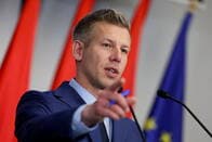 オルバン敗北で急降下のバンス評…ハンガリー政権交代で米ロ、欧州極右は右往左往