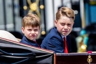 ジョージ王子が「王室流エチケット」を伝授する姿が話題に...「なんで止めたの？」