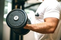 加齢による「筋肉量の減少」をどう防ぐのか？...最新研究が示す運動との相乗効果