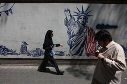 アングル：イラン攻撃拡大を示唆するトランプ氏、同じ失敗繰り返す恐れ
