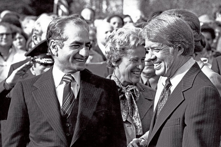 イランのパーレビ国王を迎えるアメリカのカーター大統領