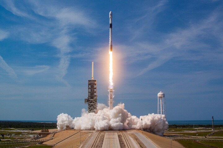 5月12日に打ち上げられた、スペースXの最新鋭ロケット「ファルコン9 ブロック5」 (C) SpaceX