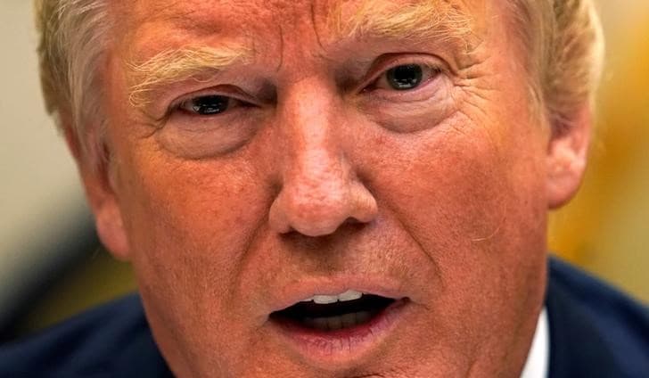 ７月１８日、トランプ米政権は、イランの弾道ミサイル開発を巡り、新たな制裁措置を明らかにした。（２０１７年　ロイター/Kevin Lamarque）