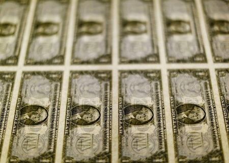 米リッチモンド地区連銀のバーキン総裁は１４日、米連邦準備理事会（ＦＲＢ）はテーパリング（量的緩和の縮小）を「円滑に」開始するための道筋を確保したが、利上げが適切かどうかを判断するにはまだ時間がかかるとの認識を示した。２０１４年１１月撮影（２０２１年　ロイター/Gary Cameron）