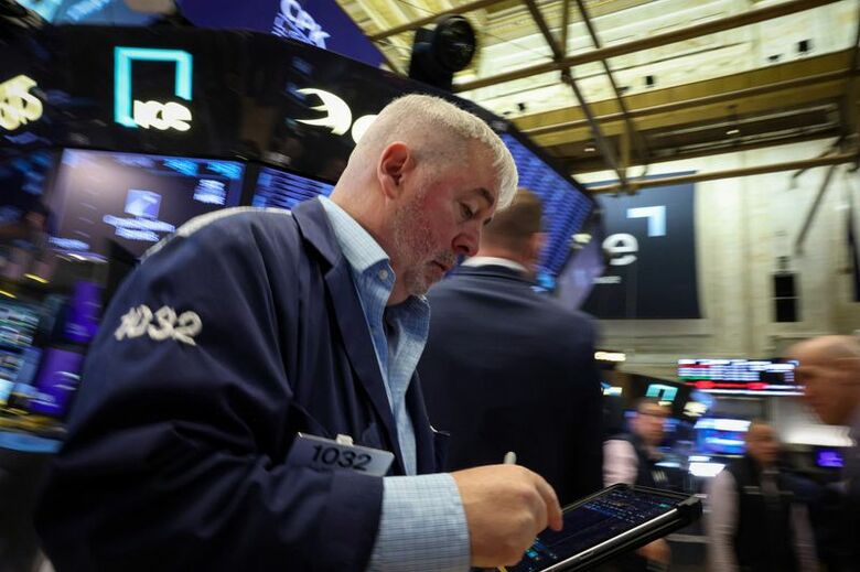 米ニューヨーク証券取引所のフロアで５日撮影。REUTERS/Brendan McDermid