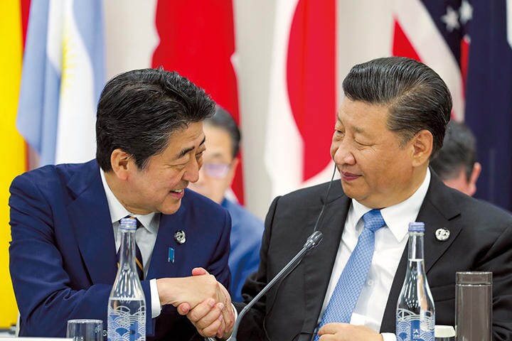 前任の安倍は習近平とも良好な関係を築いたが（昨年のG20大阪サミット）　MIKHAILKLIMENTYEV-KREMLIN-REUTERS