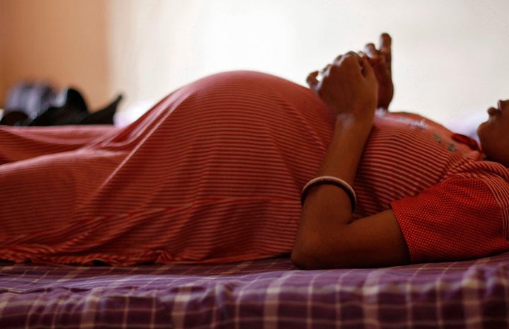 お腹のなかでは、双子のきょうだいが育っていた　Mansi Thapliyal-REUTERS