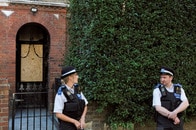 英首相邸への放火はロシアの危険な新局面？　いや、「原点回帰」だ