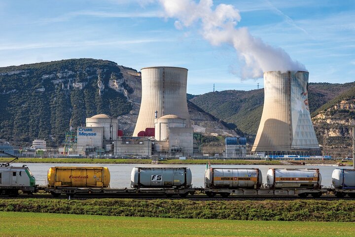 フランスは総発電量の7割以上を原子力で賄う（同国南東部のクルアス原発）