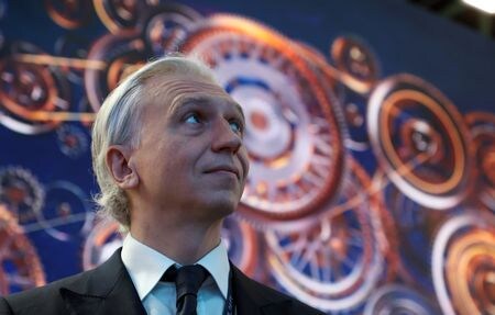 ロシア石油大手ガスプロムネフチのアレクサンダー・デュコフ最高経営責任者（ＣＥＯ）は２０日、世界の石油市場が供給不足に直面した場合、石油輸出国機構（ＯＰＥＣ）とロシアなど非加盟産油国で構成する「ＯＰＥＣプラス」が対応すると述べた。写真は２０２２年６月、サンクトペテルブルクで撮影（２０２３年　ロイター/Anton Vaganov）