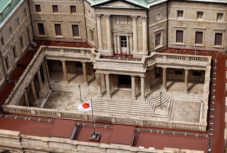 　５月１６日、日銀は２０、２１日に債券市場参加者会合を開き、２０２６年４月以降の国債買い入れのあり方などについて意見聴取する。写真は２０２３年９月、都内の日銀本店で撮影（２０２５年　ロイター/Issei Kato）