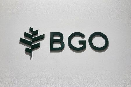 カナダの大手不動産ファンドＢＧＯ（旧ベントール・グリーンオーク）は、日本国内で数千億円規模の不動産取得の可能性も含め、売り手と対話を進めている案件があることを明らかにした。写真はＢＧＯのロゴ。１１日撮影。（2025年 ロイター/Miho Uranaka）