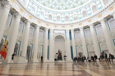 ロシア大統領府のウェブサイトがダウンした。写真クレムリンで安全保障会議に出席するプーチン露大統領。提供写真（２０２２年　ロイター）