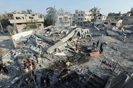 国連世界食糧計画（ＷＦＰ）や国連児童基金（ユニセフ）などは１日、声明を発表し、イスラエル軍が軍事作戦を展開しているパレスチナ自治区ガザ北部の状況は「破滅的」だとし、全ての当事者に民間人の保護を呼びかけた。 ７月撮影（２０２４年　ロイター/Ramadan Abed）