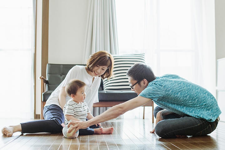 敏感、活発、引っ込み思案など、生まれながらの気質は周囲との関わりを受け性格を形成する（写真はイメージです）　Yagi-Studio-iStock
