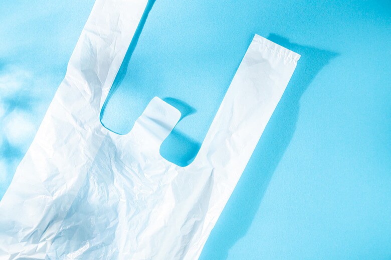 プラスチックごみの排出量や輸出量が目標12「つくる責任つかう責任」の低評価につながっている（写真はイメージです）　patchii-shutterstock