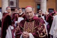 20分ごとの急展開に「爆笑」する人も？...映画『教皇選挙』は「B級サスペンス」で「娯楽ミステリー」