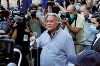 逮捕されたトランプ元側近バノン、クラウドファンディングを詐欺に活用