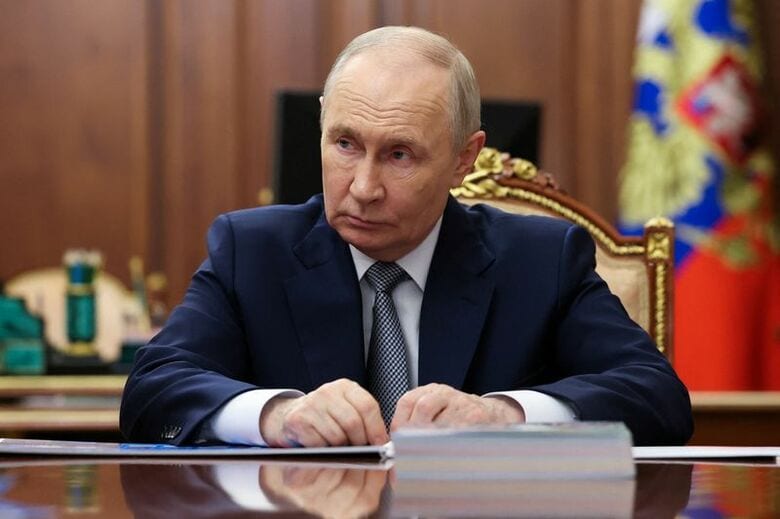 写真はロシアのプーチン大統領。大統領府（クレムリン）で１２日撮影の提供写真。Sputnik/Mikhail Metzel/Pool via REUTERS