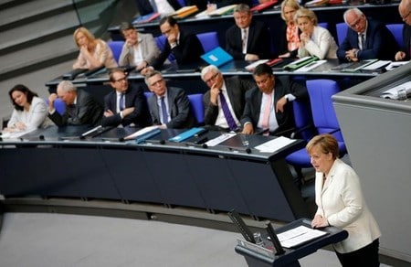 ６月２８日、メルケル独首相は、英国が今後のＥＵ離脱交渉で、移動の自由などを許容することなく単一市場へのアクセスするなどの「いいとこ取り」をすることは許されないとの見解を示した（２０１６年　ロイター/FABRIZIO BENSCH）