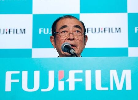 　富士フイルムホールディングスは３１日、古森重隆会長兼最高経営責任者（ＣＥＯ、８１、写真）が退任し、後藤禎一取締役（６２）が社長兼ＣＥＯに就任する人事を発表した。都内で２０１８年１月撮影（２０２１年　ロイター/Kim Kyung-Hoon）