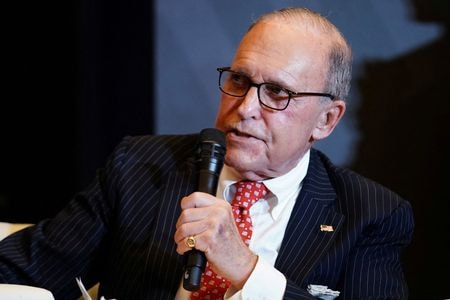 トランプ次期米大統領は、ＦＯＸビジネスの司会者を務めるラリー・クドロー氏を、次期政権で経済政策を担当する要職に起用することを検討している。米紙ウォール・ストリート・ジャーナル（ＷＳＪ）が１５日報じた。写真は２０２２年７月撮影（２０２４年　ロイター／Sarah Silbiger）