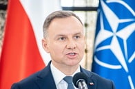 ロシアへの挑発となっても、ポーランドがトランプに核兵器配備を要請した理由